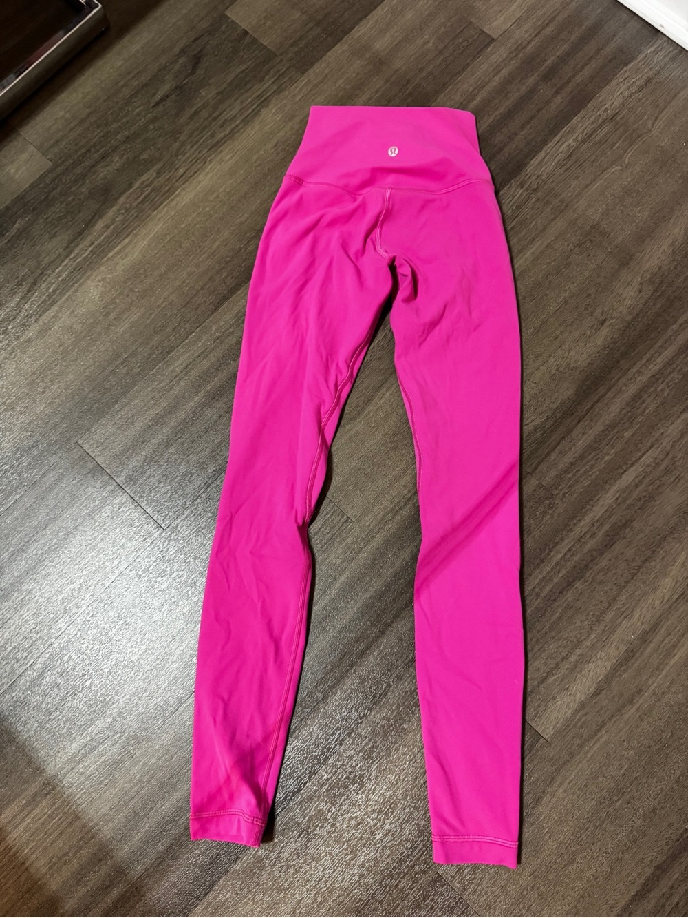 Lululemon Align Double Lined
Sonic hot Pink Leggings